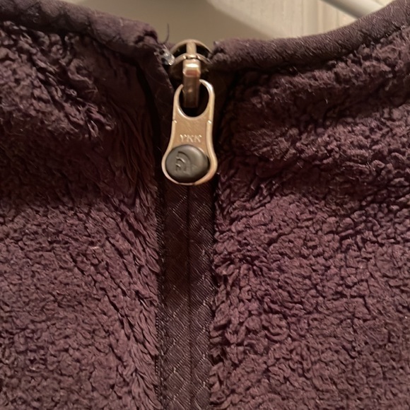 The. North Face pull over fleece - Picture 3 of 5
